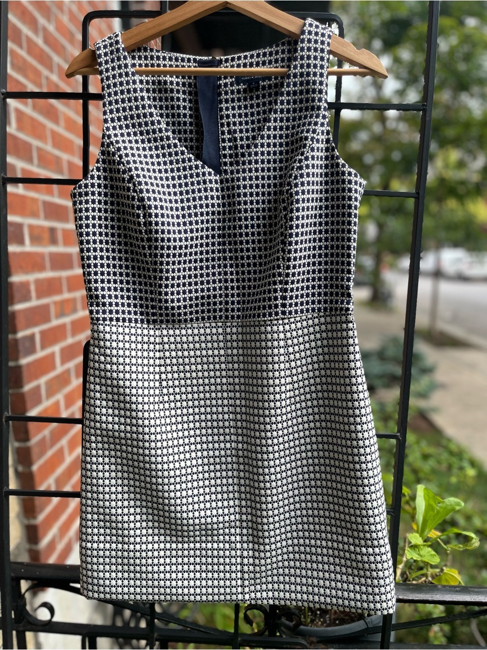 Tommy Hilfiger Black and White Sleeveless Sheath Dress